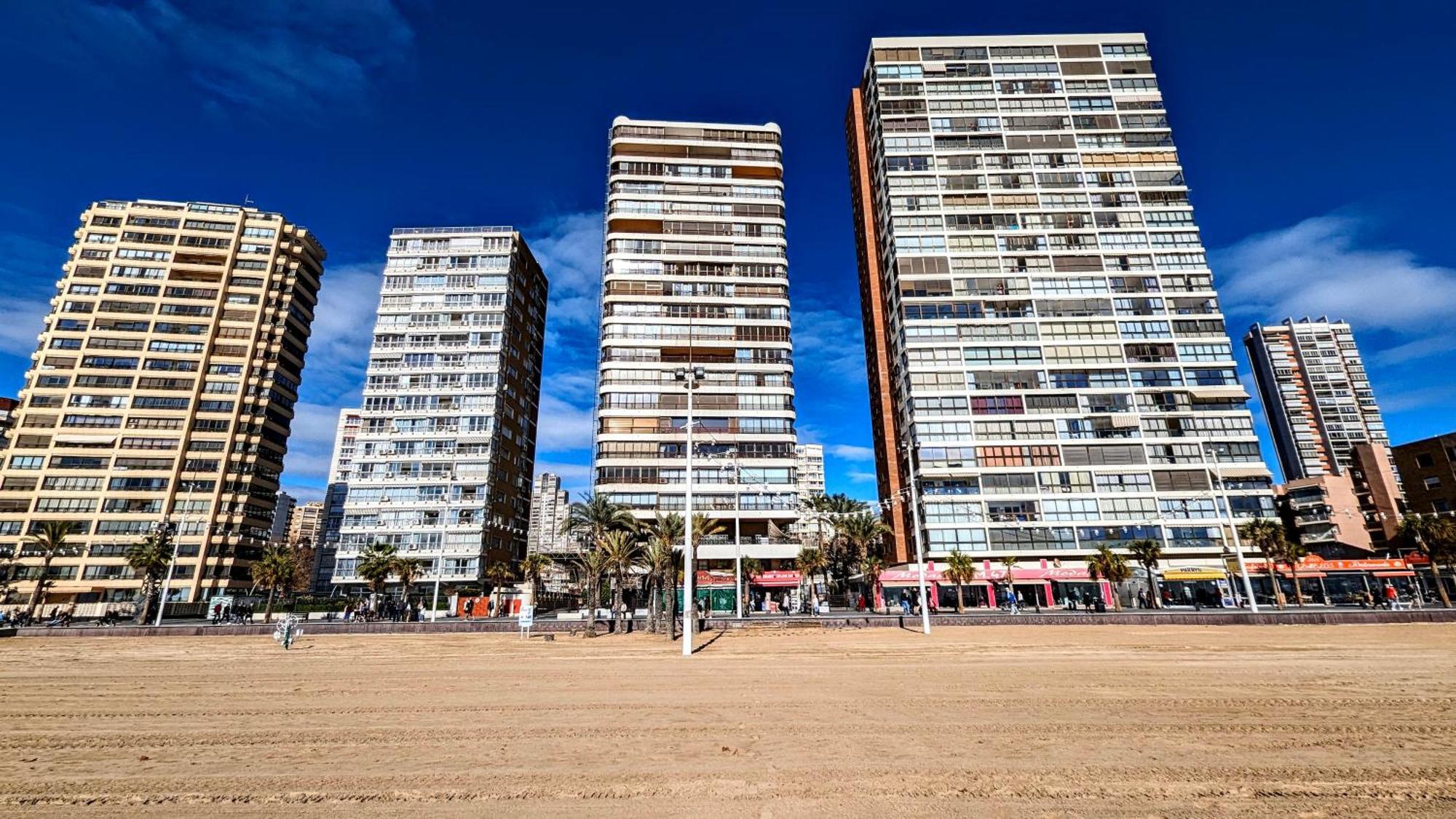 Las Arenas Sea Front Apartments Бенидорм Екстериор снимка