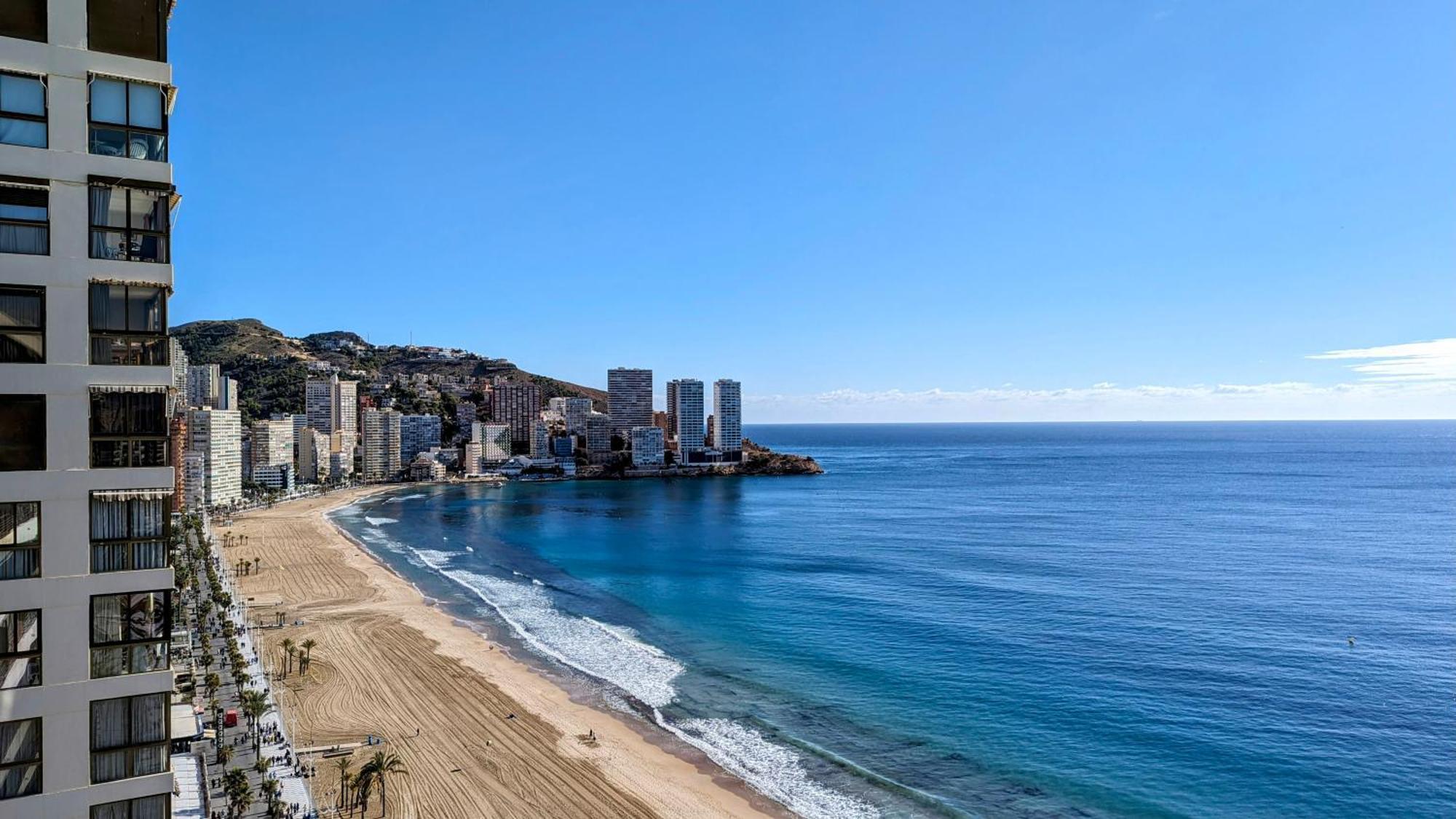 Las Arenas Sea Front Apartments Бенидорм Екстериор снимка