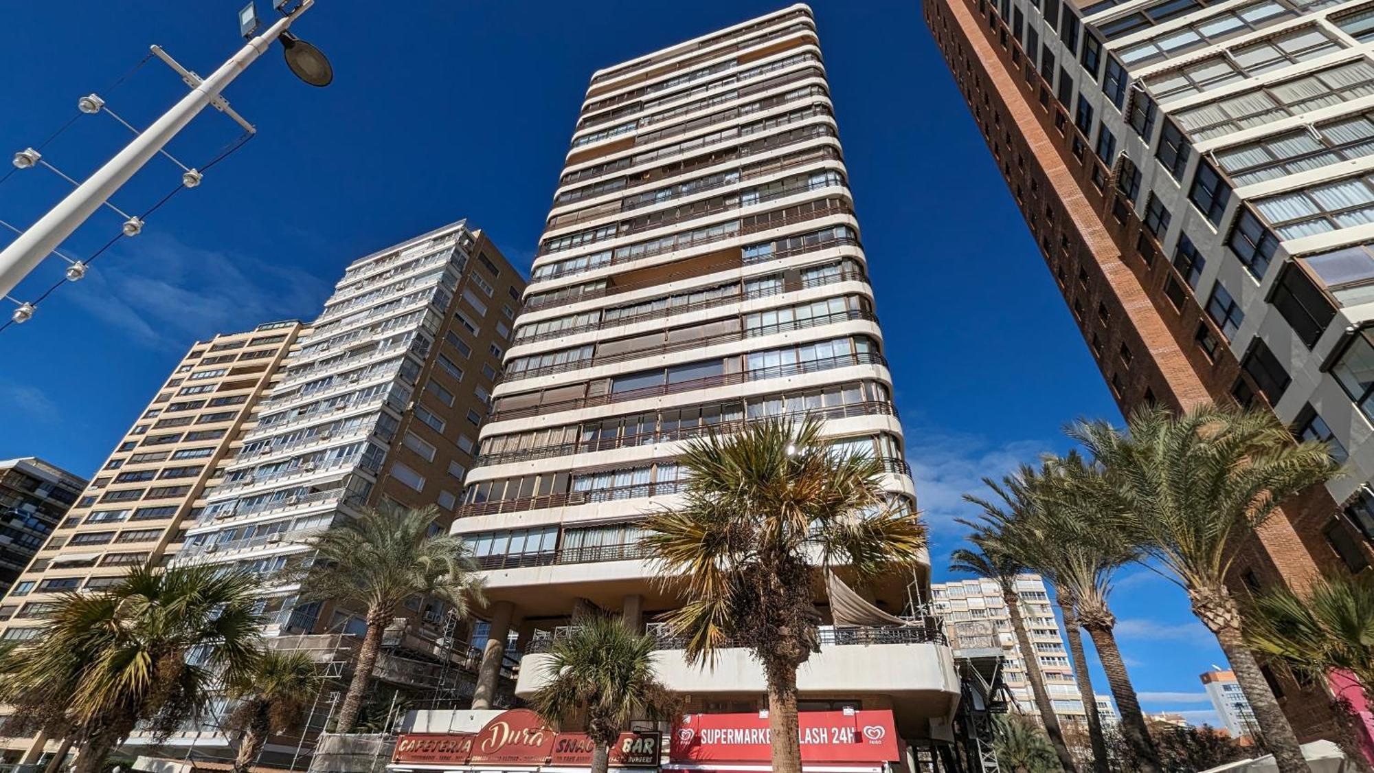 Las Arenas Sea Front Apartments Бенидорм Екстериор снимка