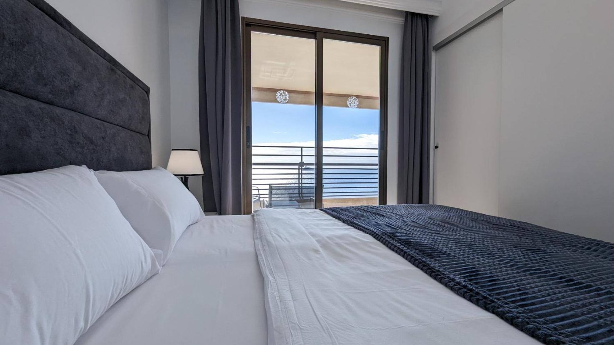 Las Arenas Sea Front Apartments Бенидорм Екстериор снимка