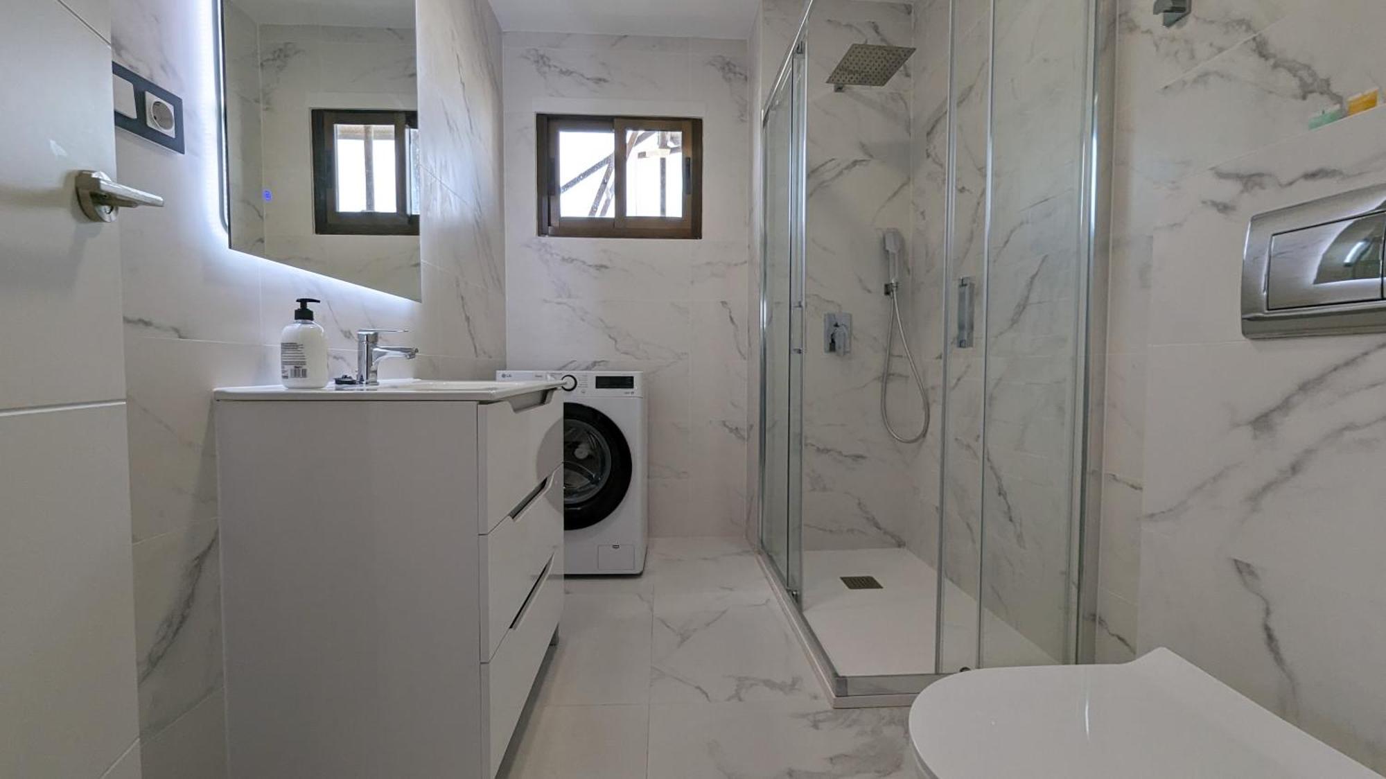 Las Arenas Sea Front Apartments Бенидорм Екстериор снимка