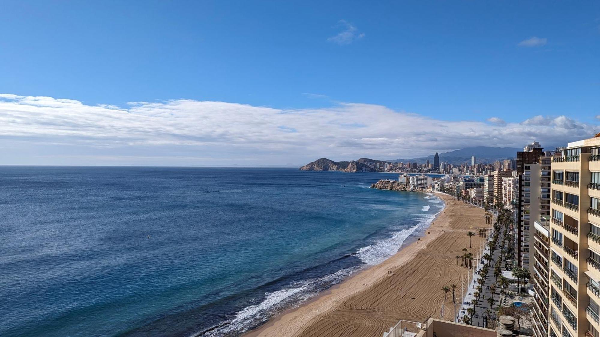 Las Arenas Sea Front Apartments Бенидорм Екстериор снимка