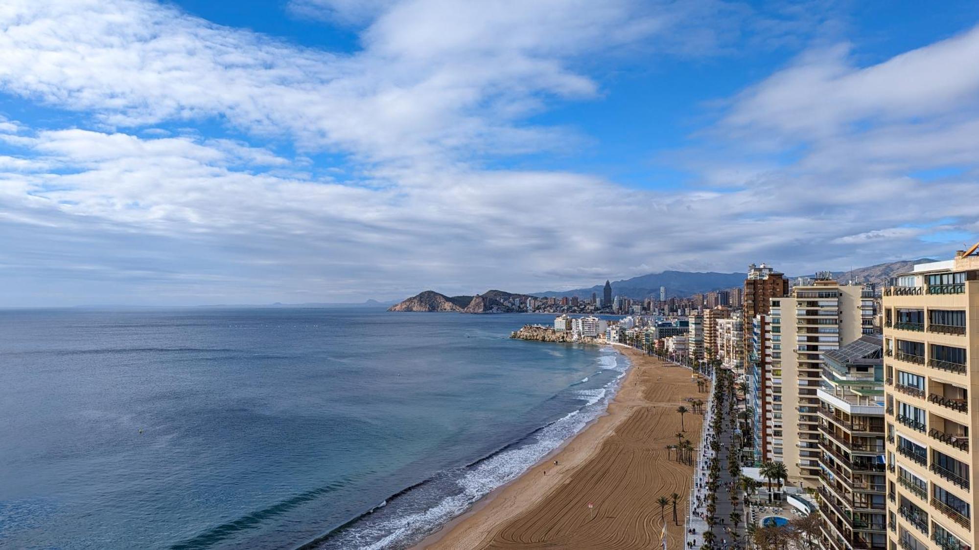 Las Arenas Sea Front Apartments Бенидорм Екстериор снимка