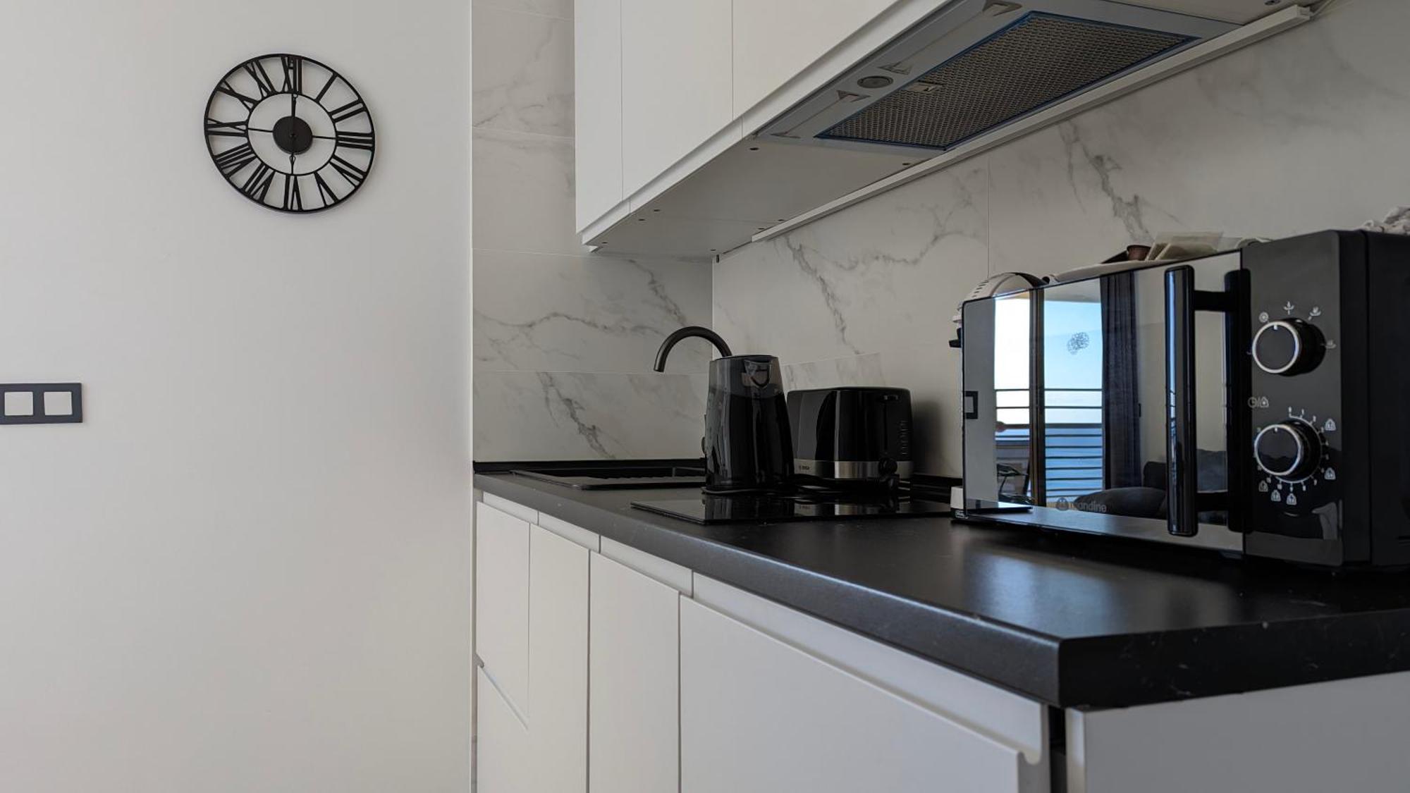 Las Arenas Sea Front Apartments Бенидорм Екстериор снимка