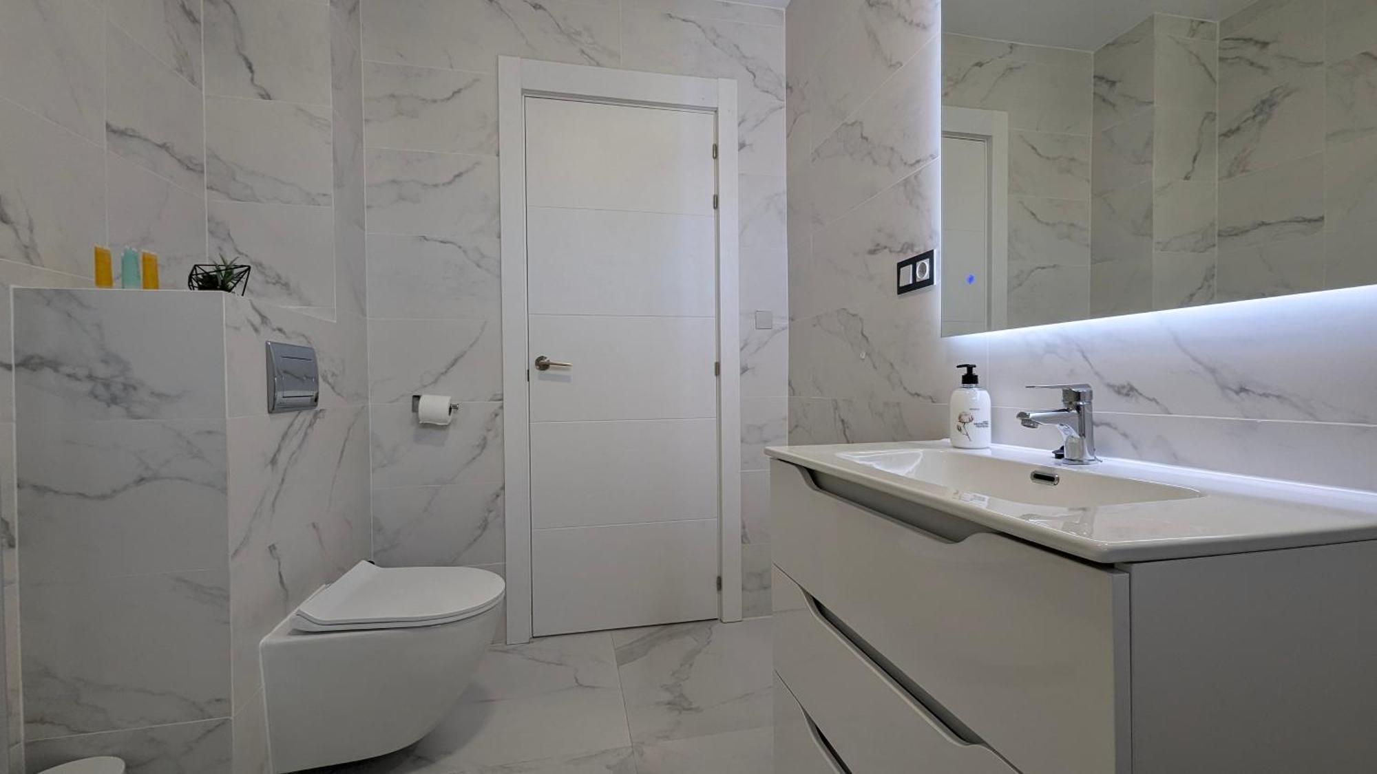 Las Arenas Sea Front Apartments Бенидорм Екстериор снимка