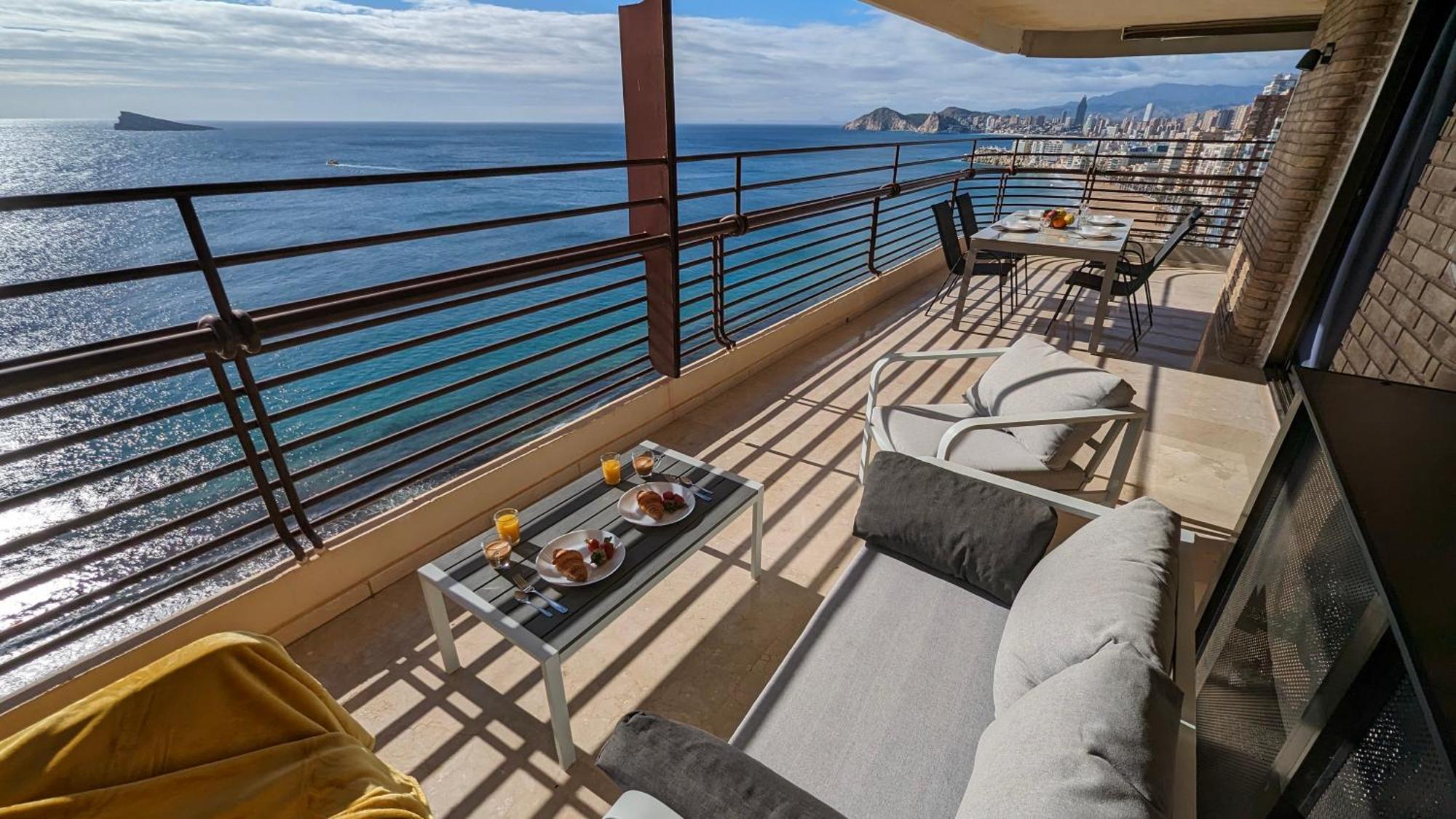 Las Arenas Sea Front Apartments Бенидорм Екстериор снимка