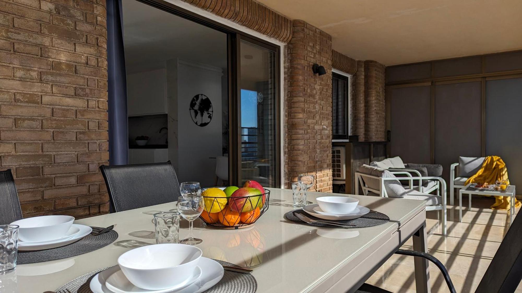 Las Arenas Sea Front Apartments Бенидорм Екстериор снимка