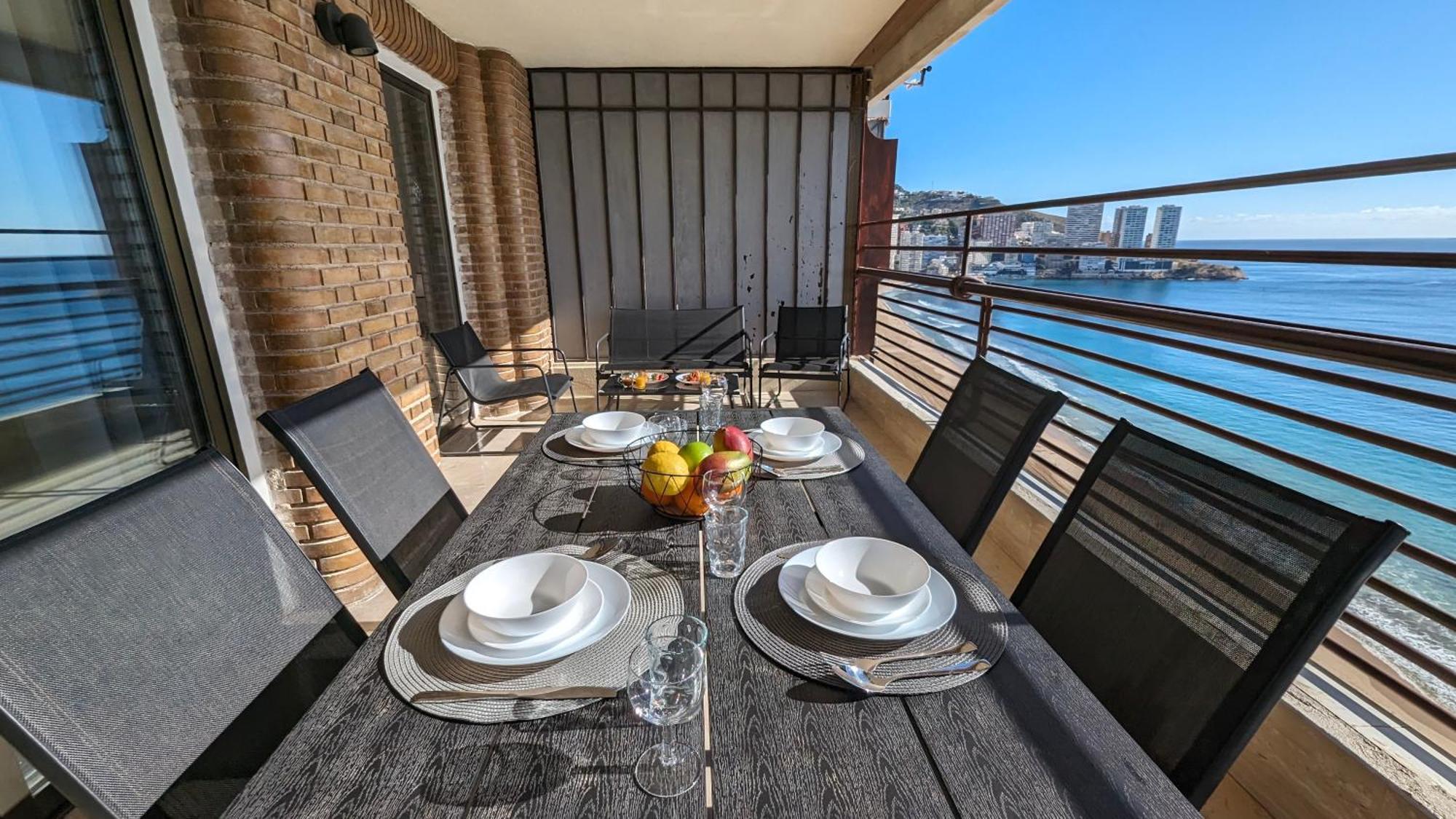 Las Arenas Sea Front Apartments Бенидорм Екстериор снимка