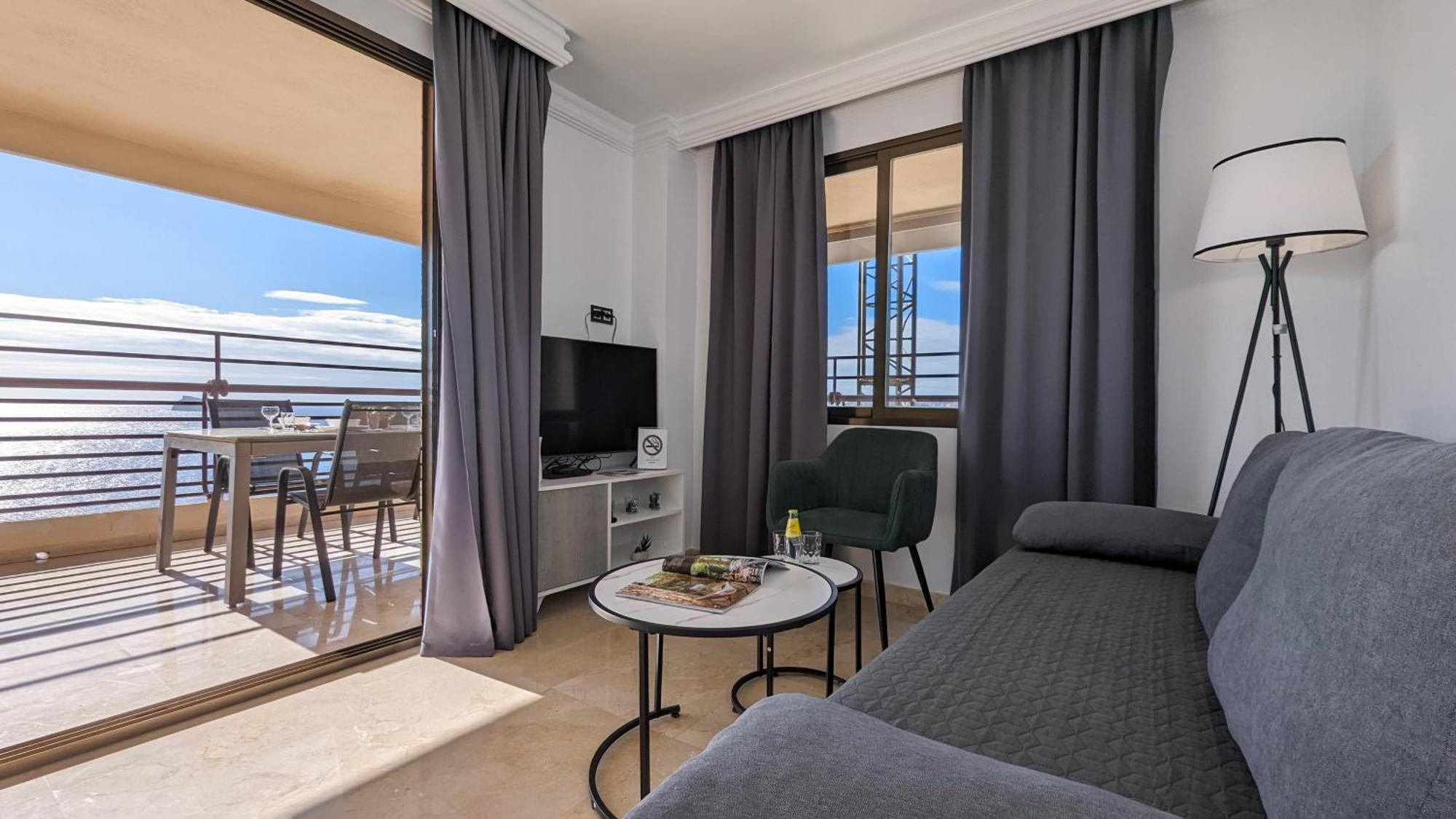Las Arenas Sea Front Apartments Бенидорм Екстериор снимка