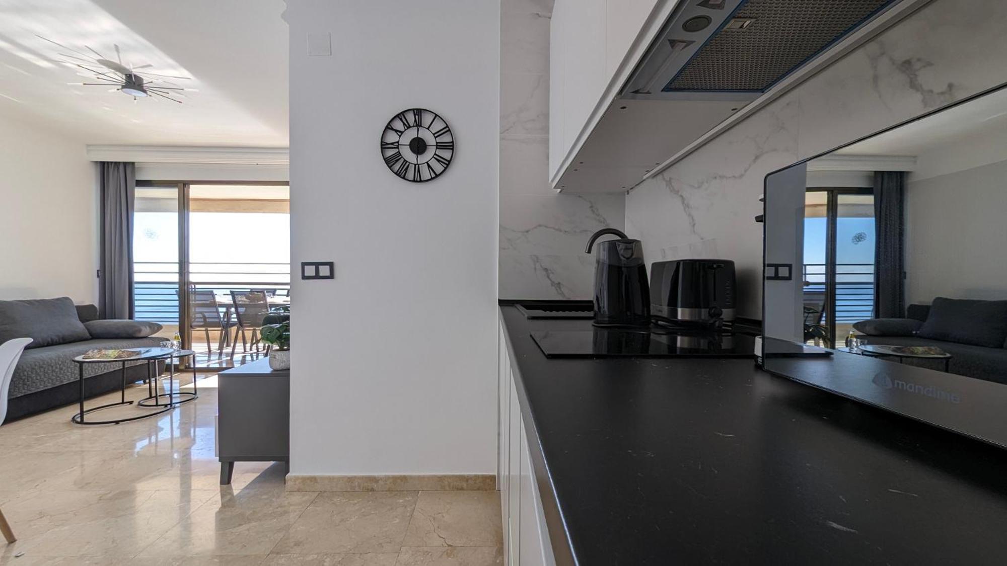 Las Arenas Sea Front Apartments Бенидорм Екстериор снимка
