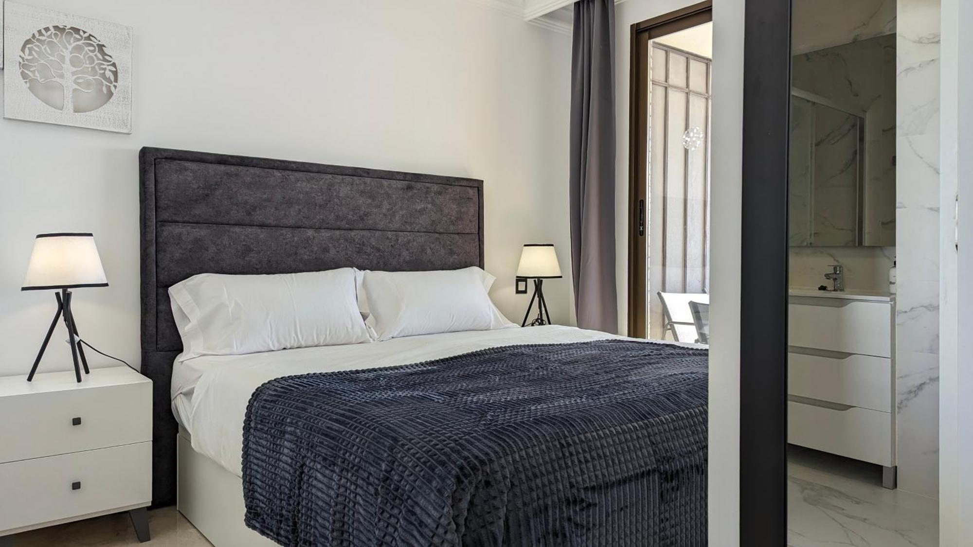 Las Arenas Sea Front Apartments Бенидорм Екстериор снимка