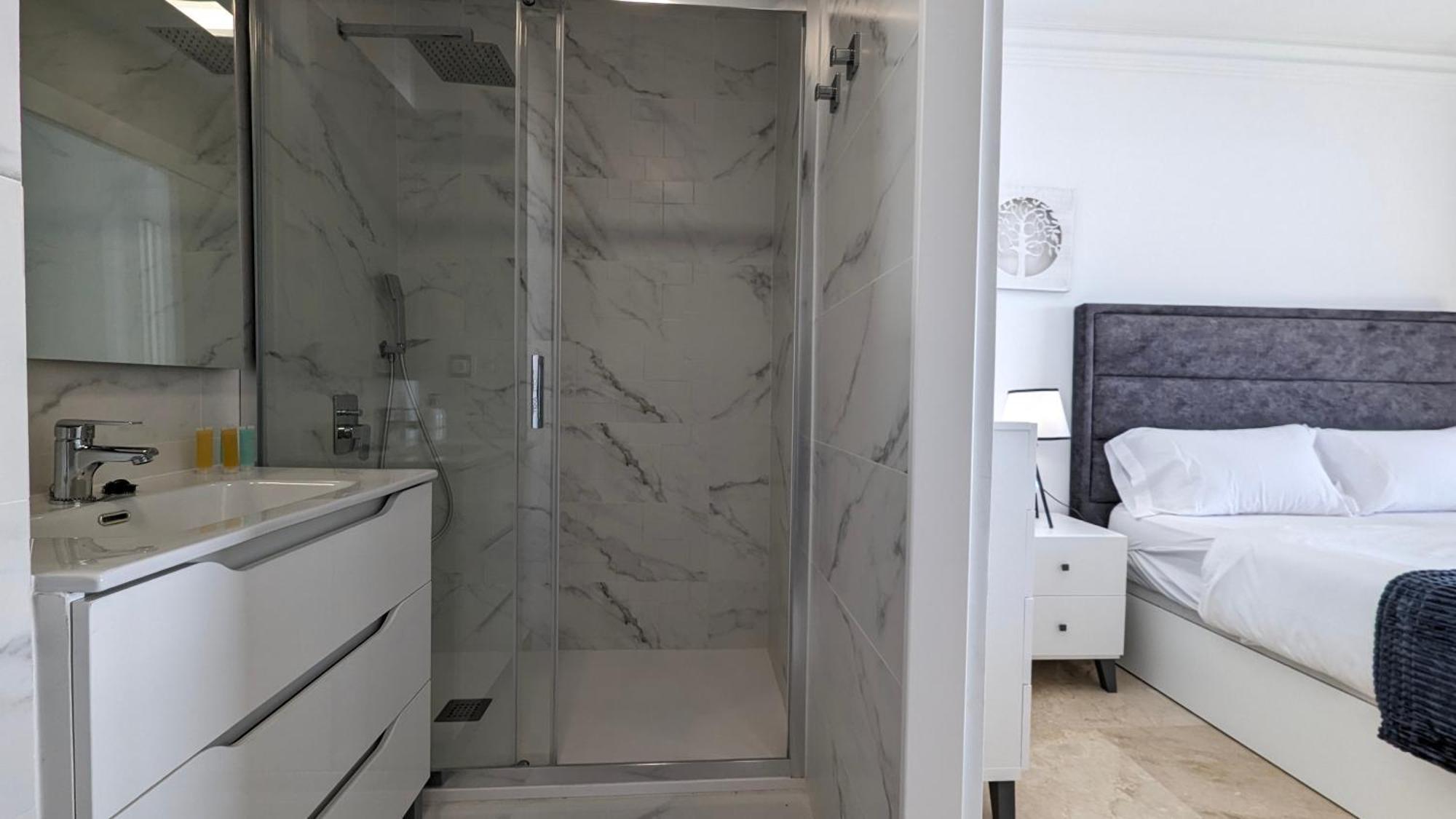 Las Arenas Sea Front Apartments Бенидорм Екстериор снимка